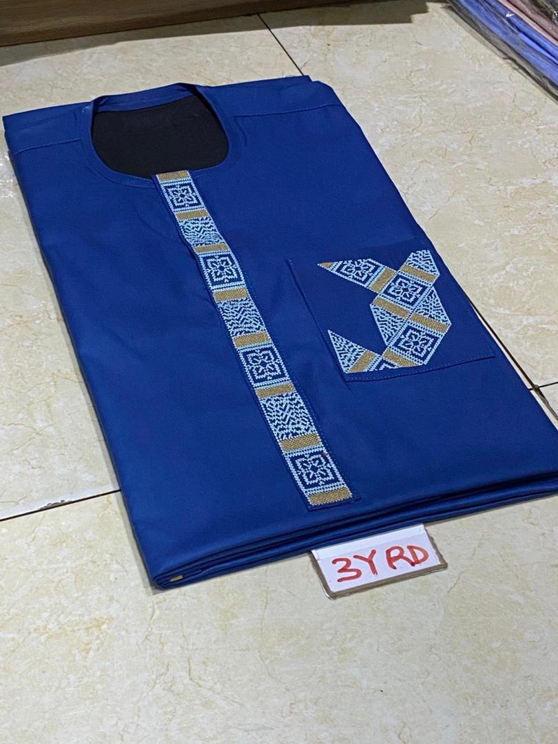 Vêtements pour homme Prix 20000 FCFA au lieu de 30000 FCFA