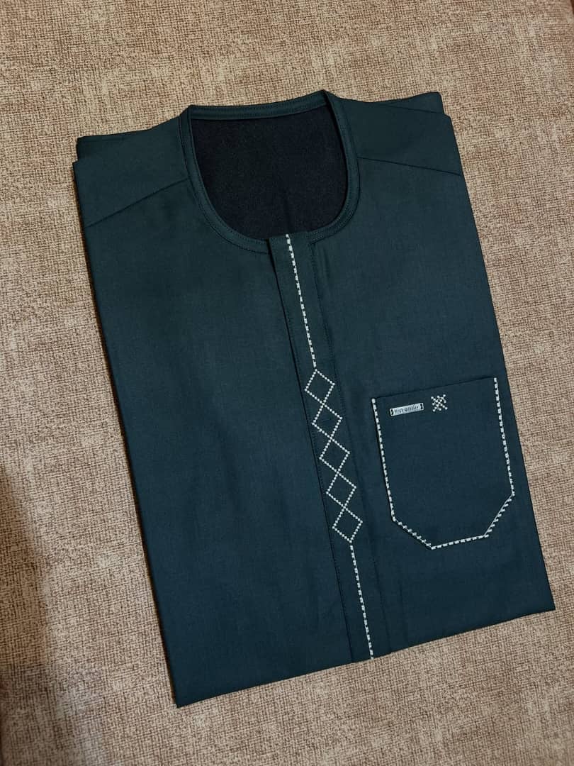 Vêtements pour homme Prix 20000 FCFA au lieu de 30000 FCFA