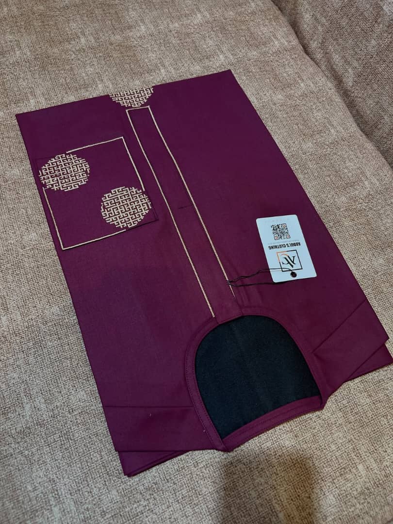 Vêtements pour homme Prix 20000 FCFA au lieu de 30000 FCFA