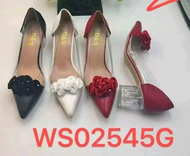 Vêtements chaussures homme et femme