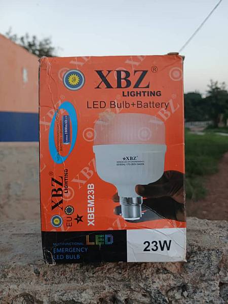 Ampoule Rechargeable Intelligent XBZ (23W LED Bulb + Battery)